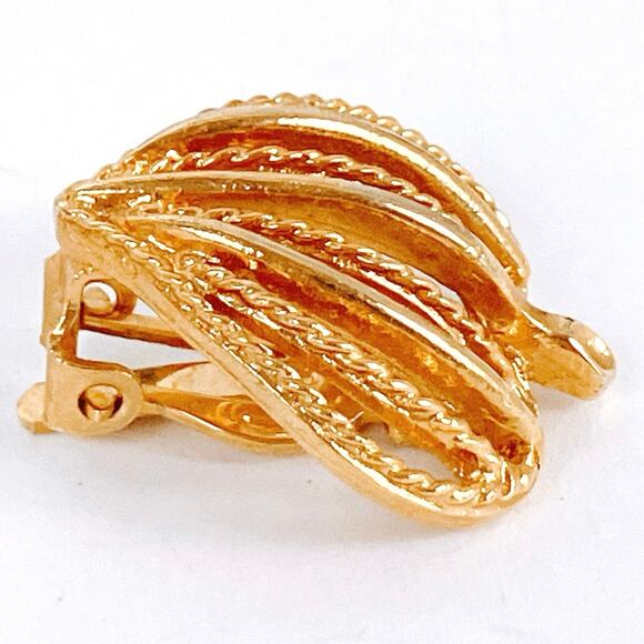 Vintage 1960s Heart Clip On Earrings Mid Century Gold Tone Sculptural Jewelry - Picture 5 of 11